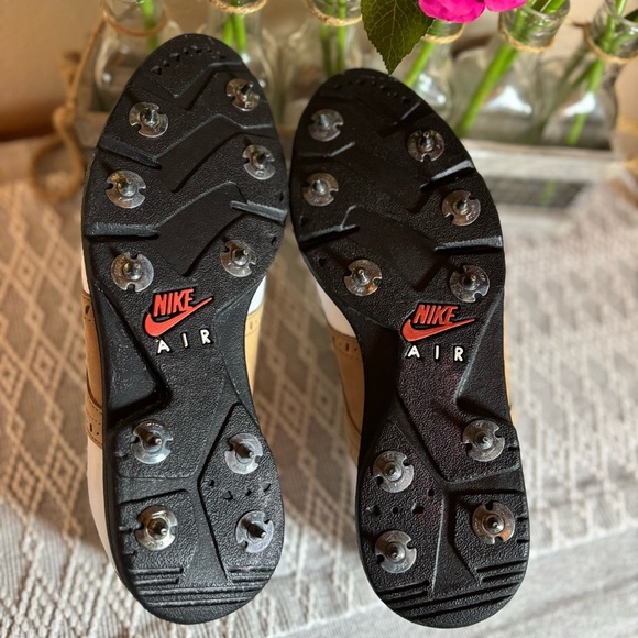 NIKE AIR GOLF SHOES # 950204- White w/Tan Saddle - Women’s Size 6.5. Metal spike - Picture 7 of 11